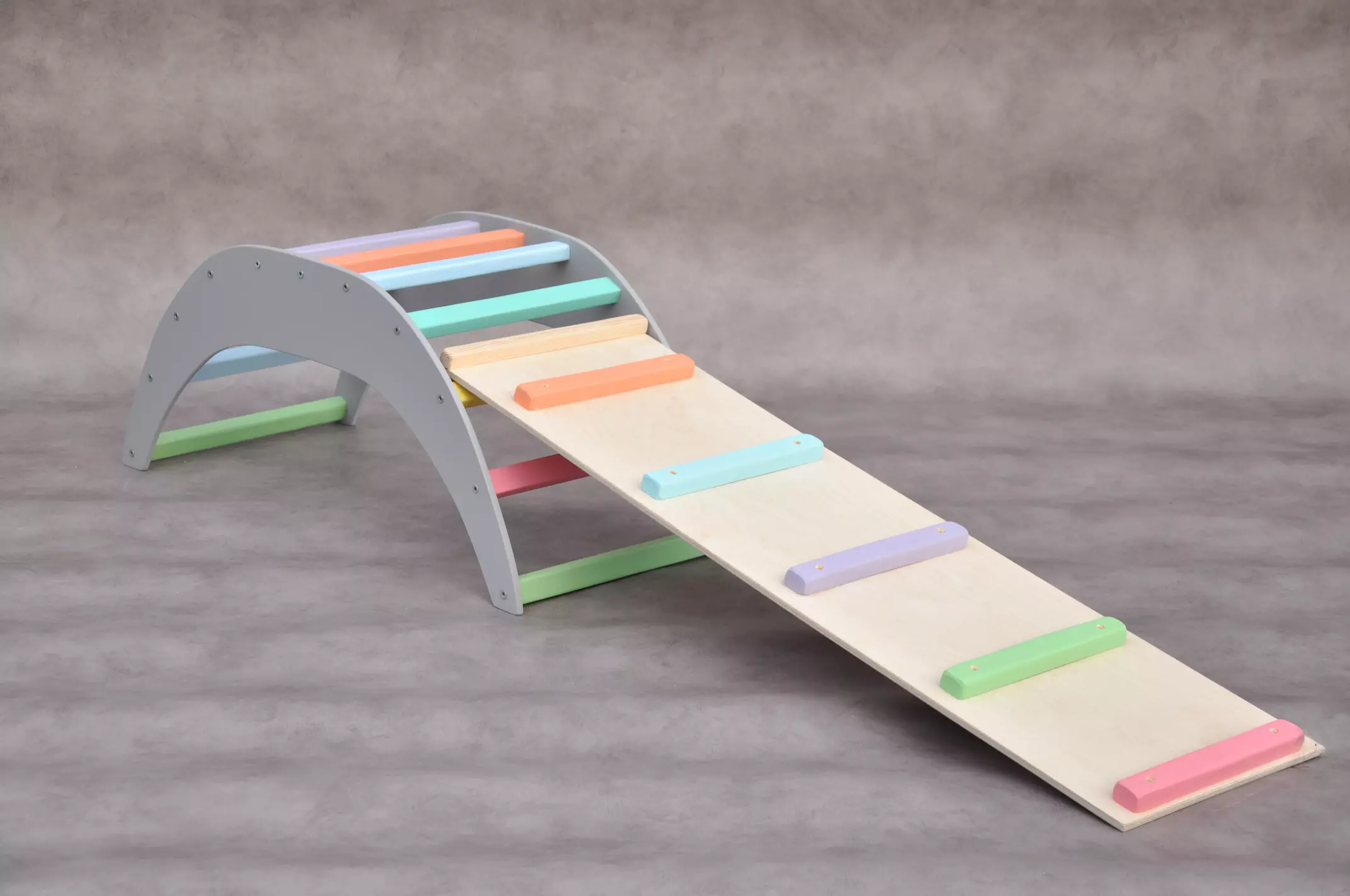 Klatrebue og vippe med rutsjebræt i træ til baby fra 6 måneder, Montessori motorikbue med vendbart bræt